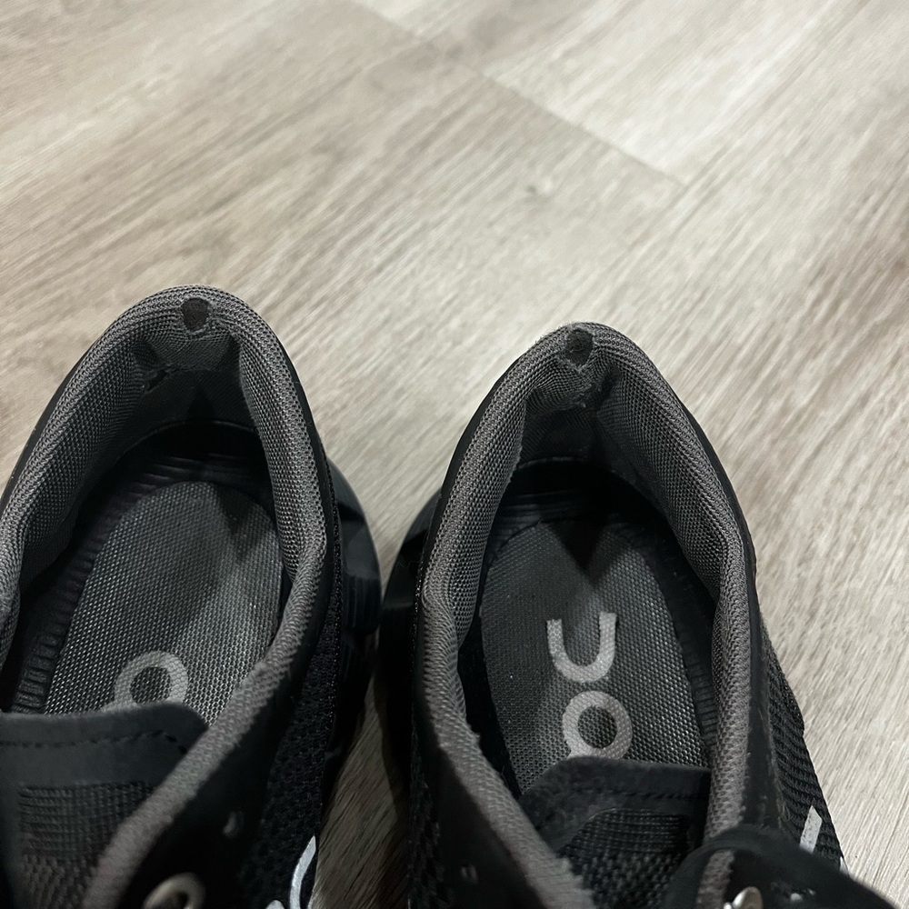 On Running Cloud X sneakers Size 9 - Picture 4 of 11